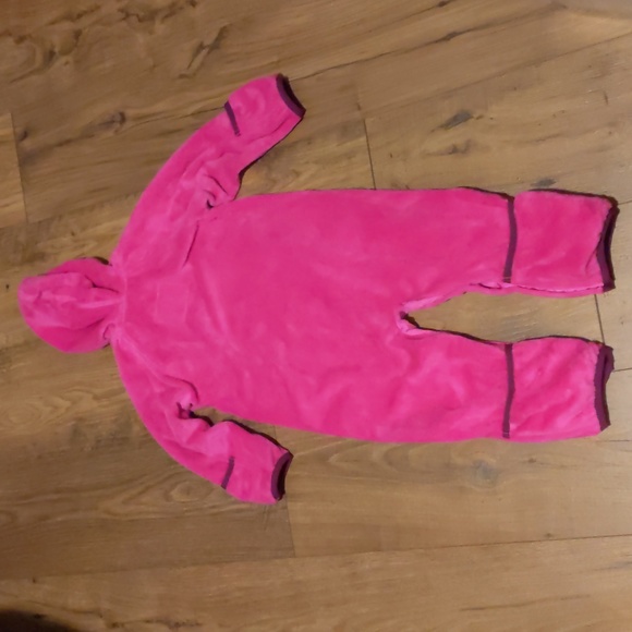 The North Face Oso dual full length zippered infant onesie, in size 12M-18M+ - Picture 10 of 12